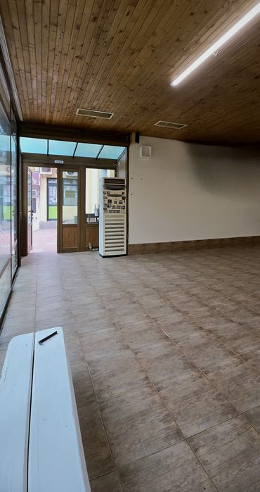 Търговско помещение до Съда и в центъра на Горна Оряховица