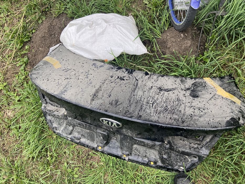 Продам крышка багажника kia optima