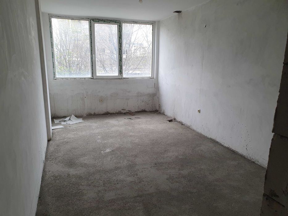 Продава се Тристаен апартамент в Казанлък - 100 кв.м за 714 €/кв.м - Снимка #4