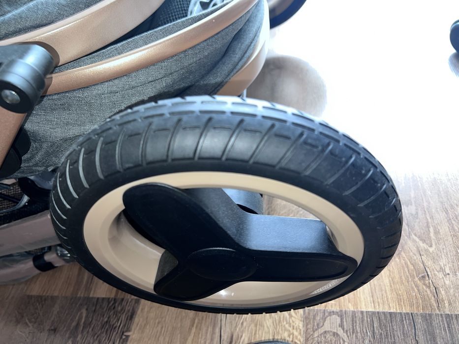 Carucior Nou Pliabil, perfect inca de la nastere