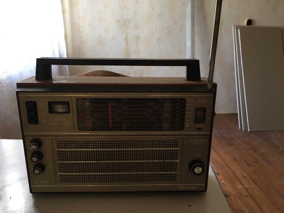 антикварно радио - SELENA Марка -работи.