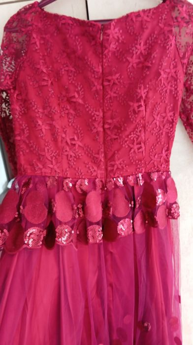 Коралловое легкое праздничное платье