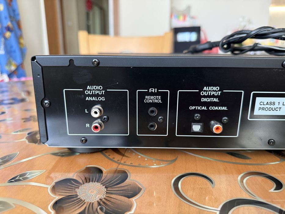 Onkyo C-7030 CD Player