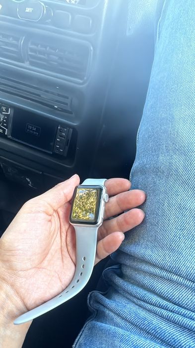 Продам apple watch 3