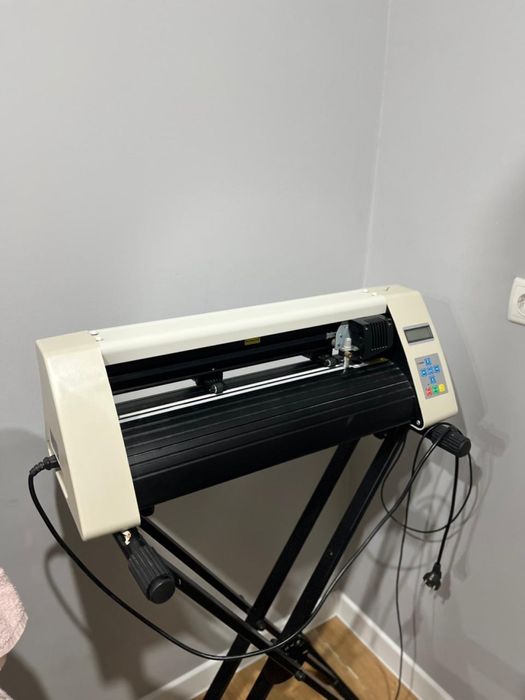 Срочно продам Плоттер Cutmate