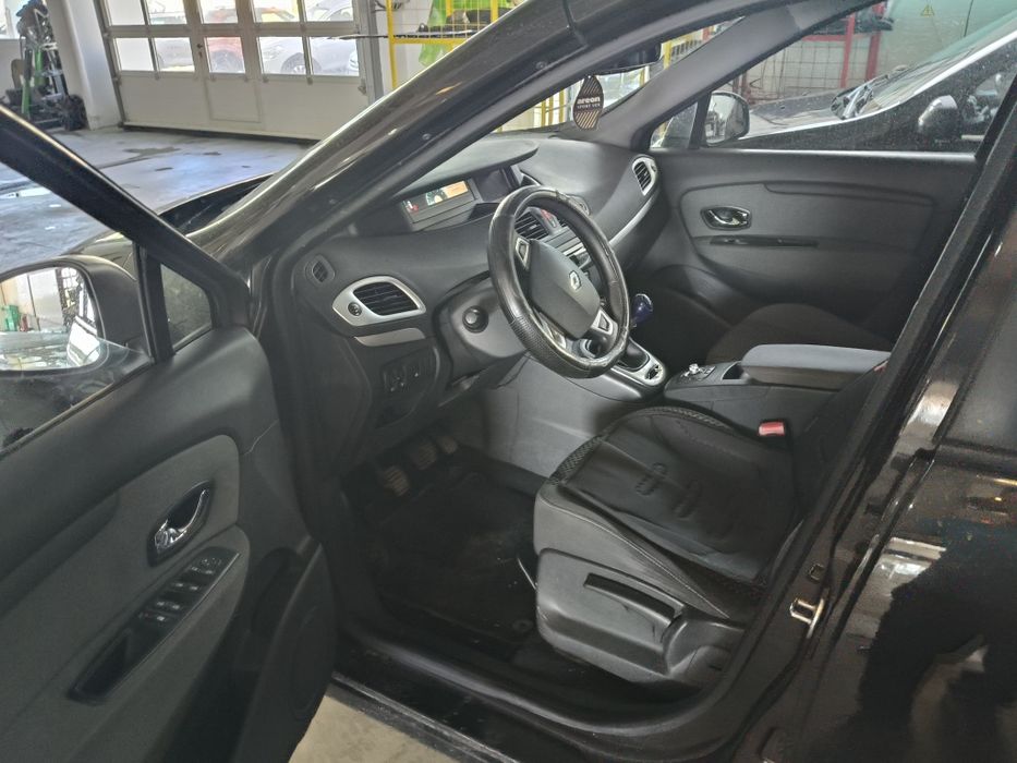 Vând Renault scenic