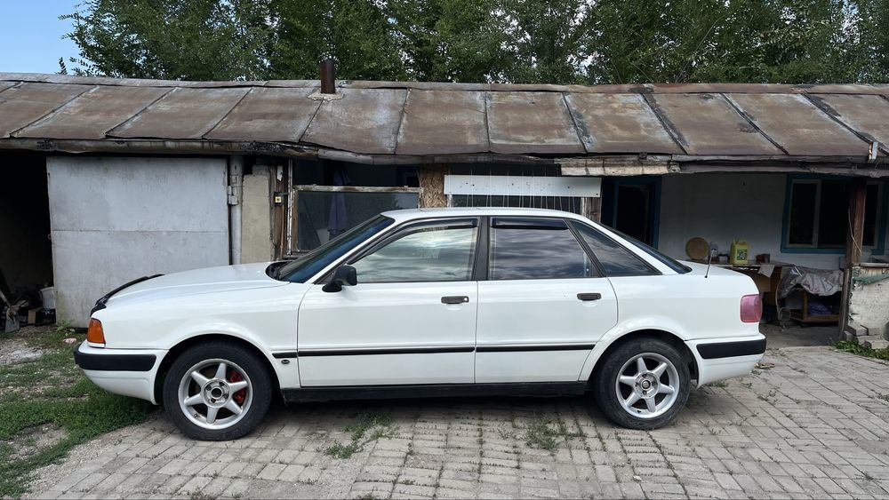 ауди 80 б4 в хорошем сос.