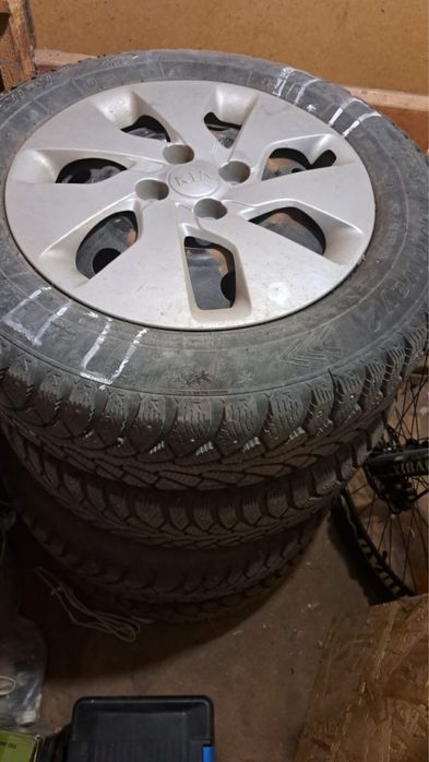 Продам комплект шин