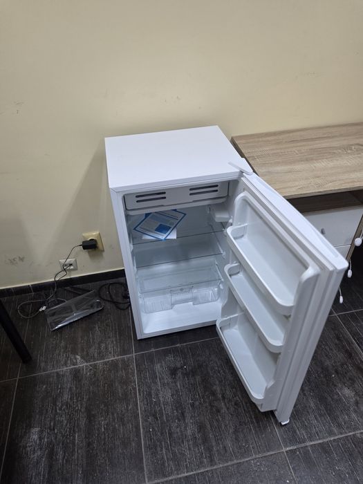 Мини хладилник Star Light 93 литра