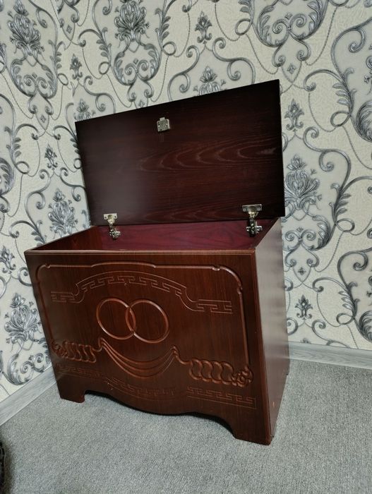 Сундук из дерева