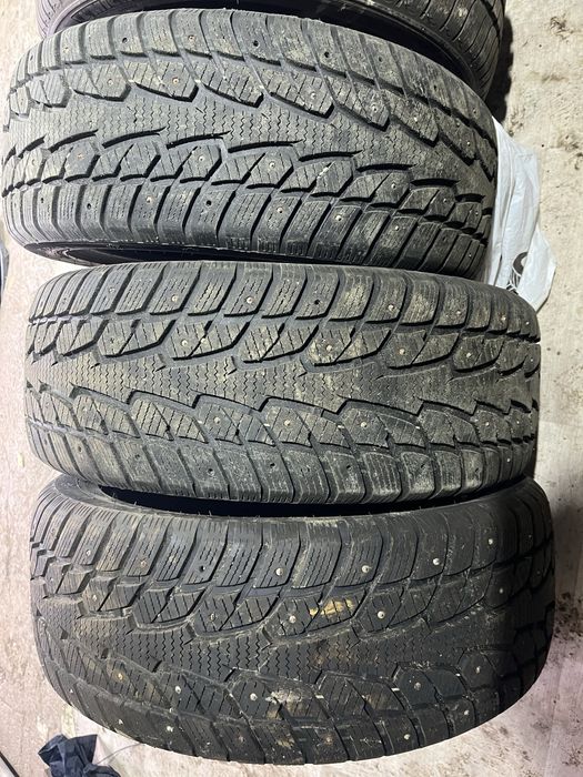 Продам Шины всесезонки  245/45R19