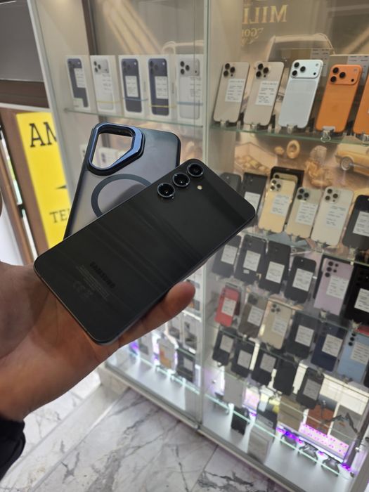 Galaxy S24 FE 5G 256GB. 8GB RAM. Black