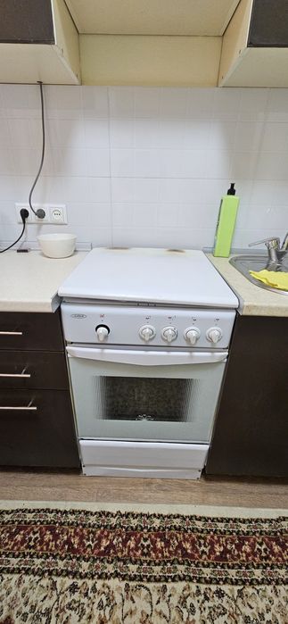 Продам газовую плиту