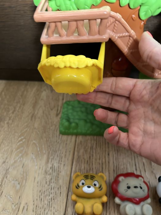 Музикална градина с 5 бр.гумени животни, човече и люлка