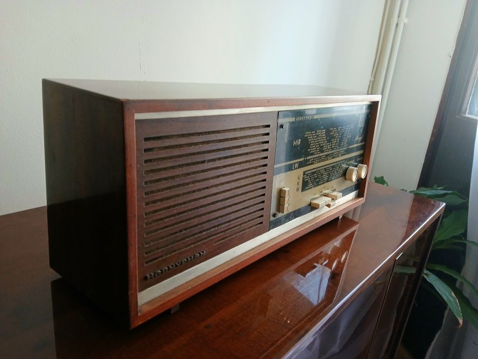 Radio cu lămpi Hornyphon W445A,ani 1965-66..