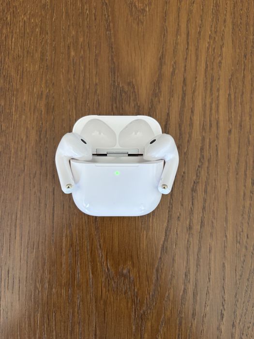 Airpods 4 noise cancelling (гаранционни)