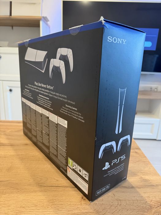 PlayStation 5 Digital Edition 825GB 2 Controllers CFI-2116