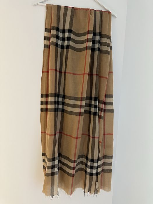 Оригинален шал Burberry