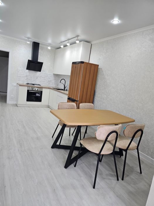 Продам квартиру 2-х комнатную .