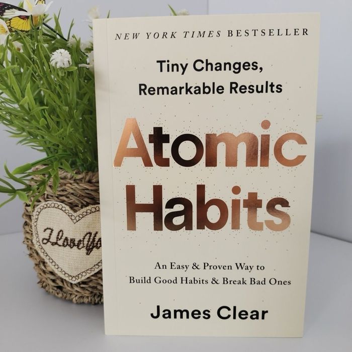 Книга “Atomic habits” на английском