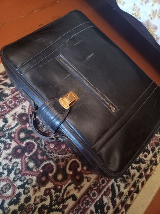 Продам кожаный советский чемодан