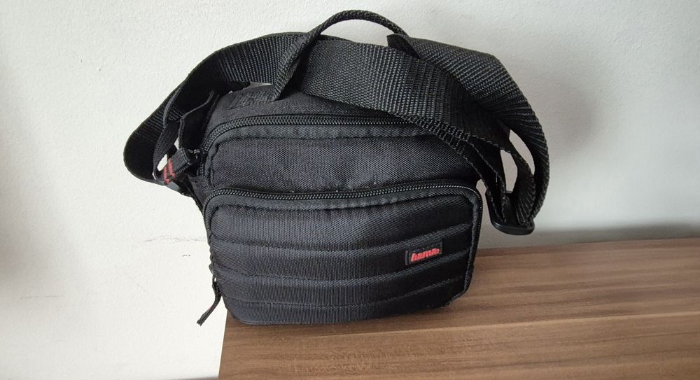 Aparat foto DSLR - Canon EOS  2000D