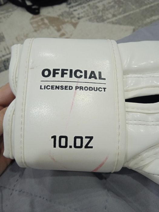 Боксёрские перчатки WORLD BOXING 10 oz
