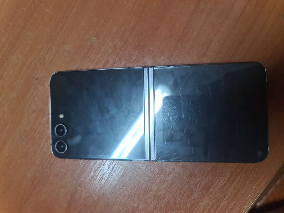 Z Flip 5 256gb 8gb обмен продажа