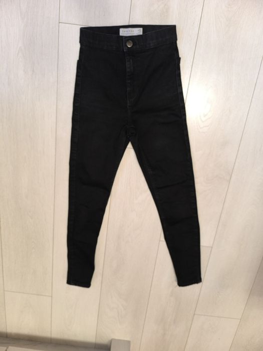 Нови дамски дънки ХС размер