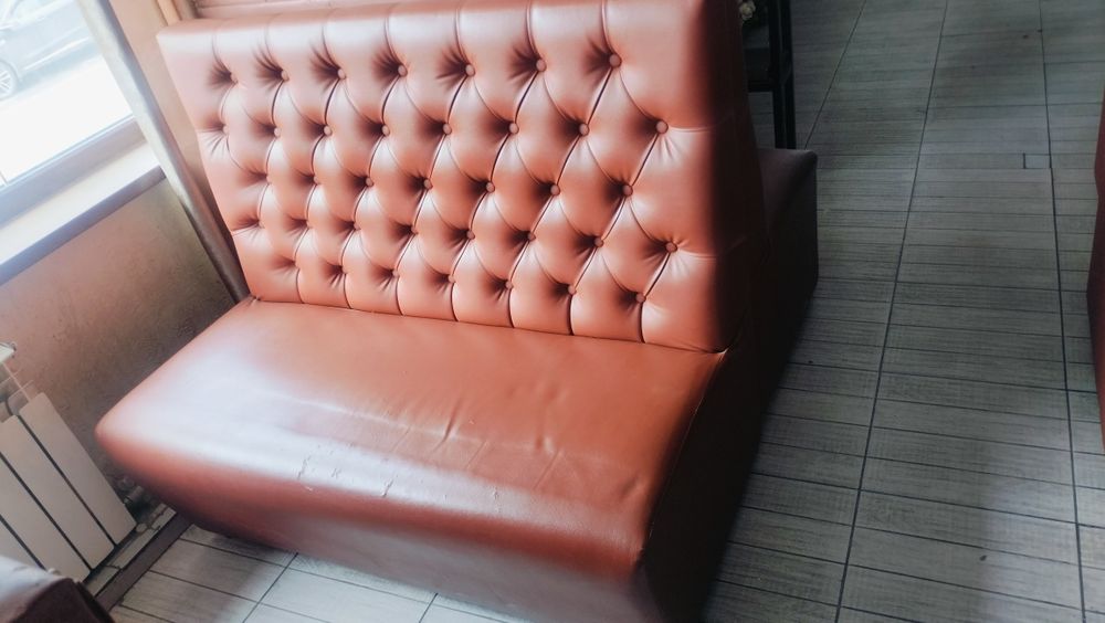 Столы, диваны для кафе