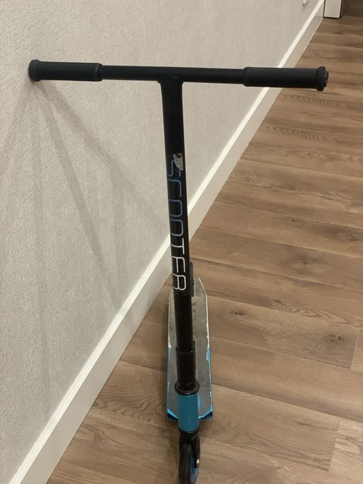 Продается трюковый самокат б/у