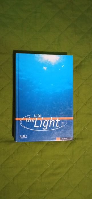Biblia in limba engleza (Into the light)