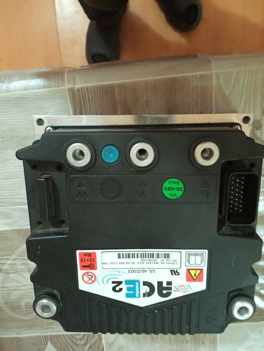 Vând control hidraulic nou