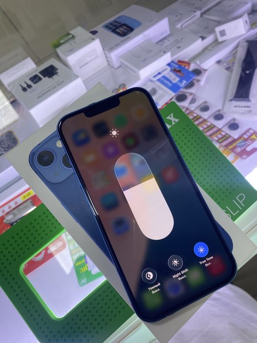 iPhone 13 в идеальном состоянии