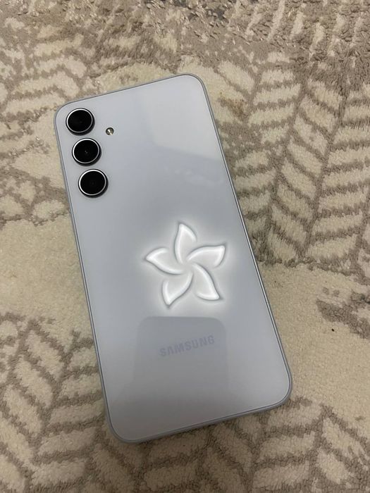 Samsung A35 128гб продаю