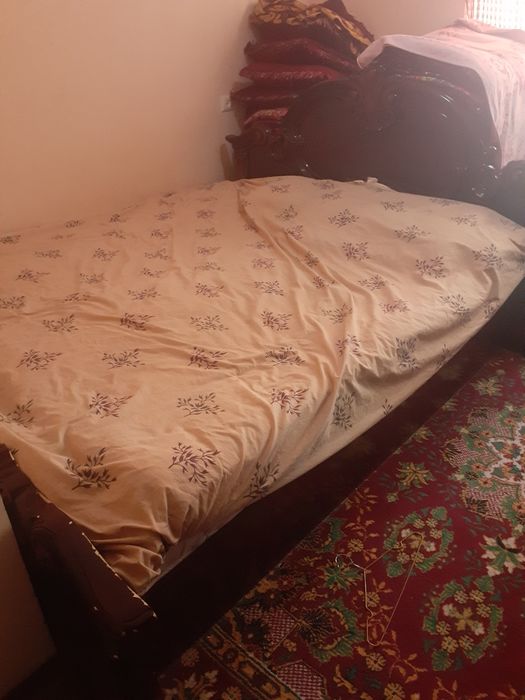 Spalni garnitur sotiladi,shkaf,Spalni,oyna,2 tumba