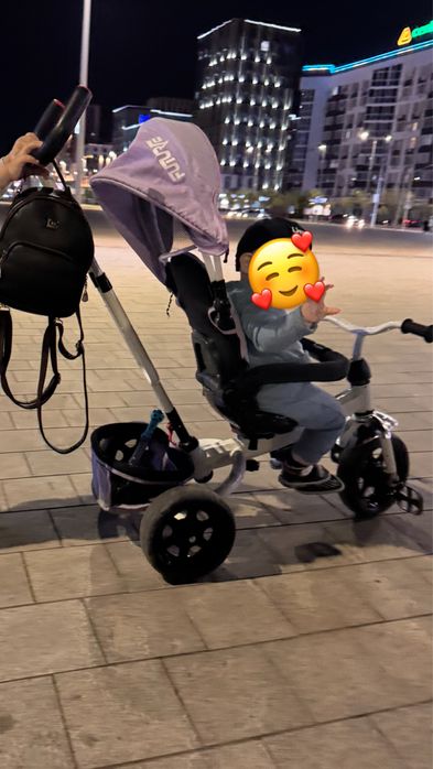 Коляска и детский велосипед