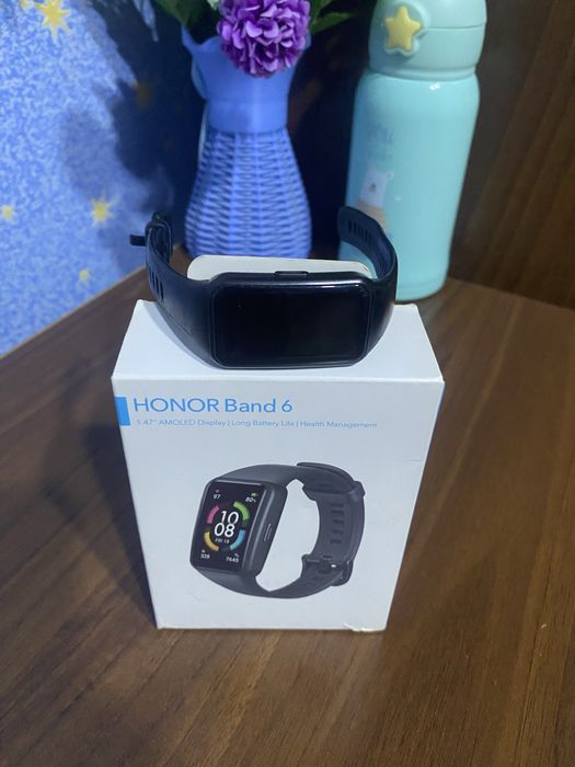 Продам часы honor band 6