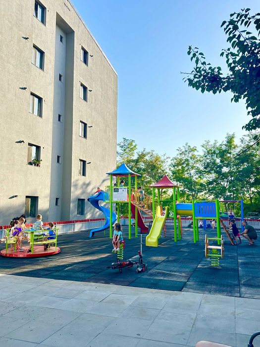 Vand apartament 3 camere cu loc de parcare Lira Residences Constanta