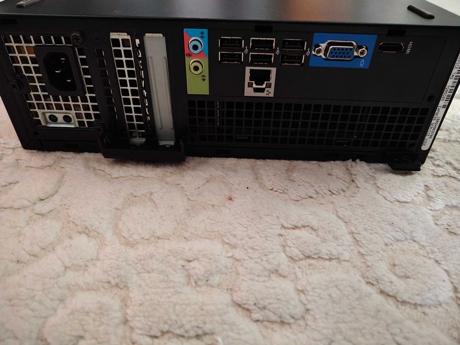 PC Компютър настолен DELL