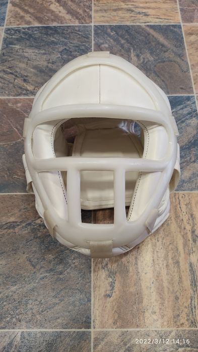 Продам Шлем для единоборств.