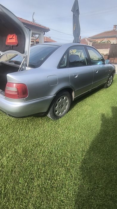 Ауди А4 б5 1.8 125к.с