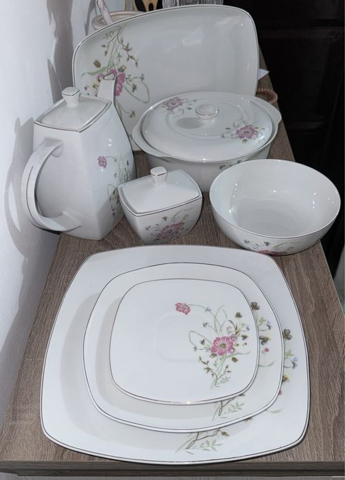 Форфоровый столовый сервис