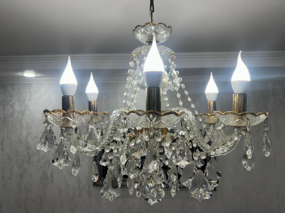 Люстра 6 рожковая рабочая