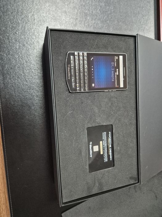 Продам Blackberry 9983