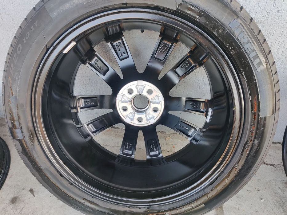 1x Janta aliaj 20'' Negru lucios Jaguar E Pace / F pace anvelopa 235/50R20 Pirelli J9C3-JA SDG / J9CM-AA GB