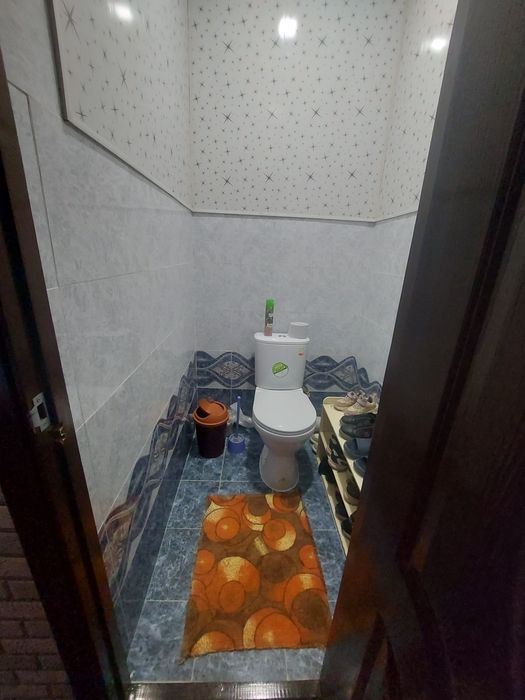 Uy sotiladi.Shahar markazida