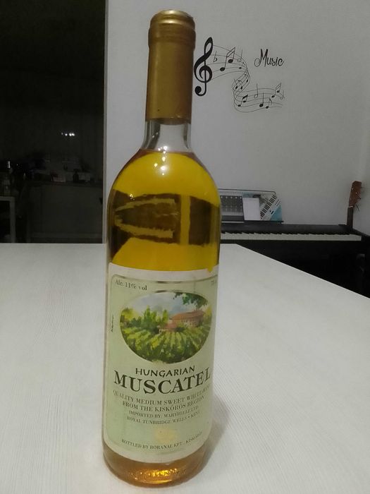 Vinuri vechi vin Muscatel