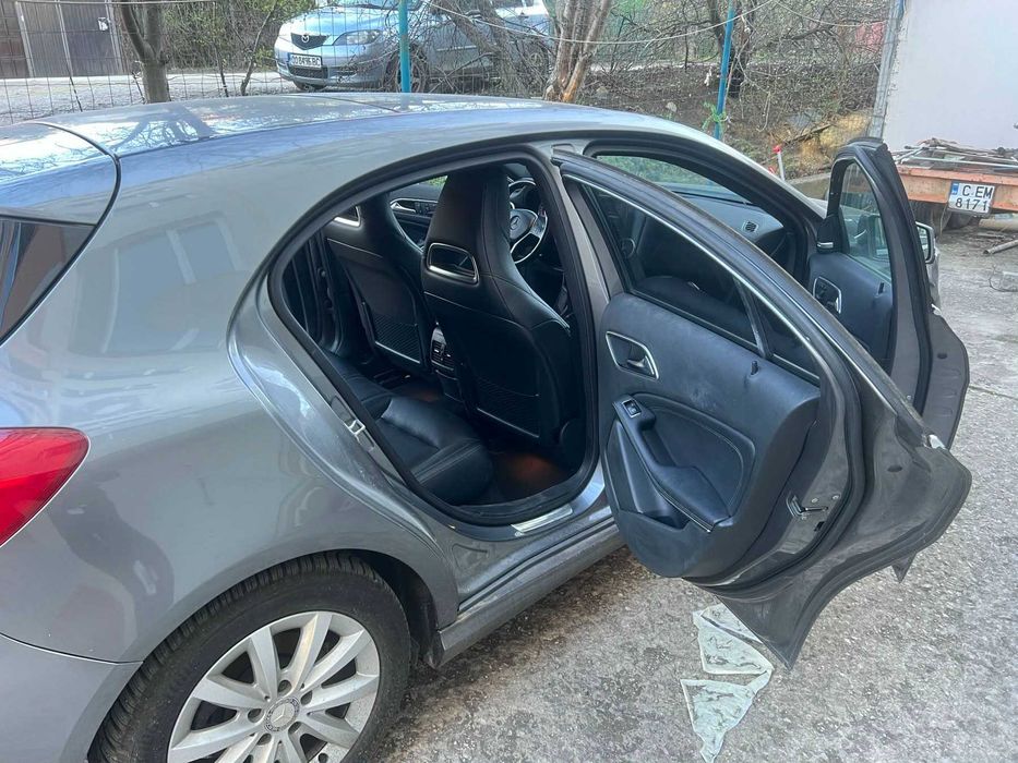 Mercedes Benz кола