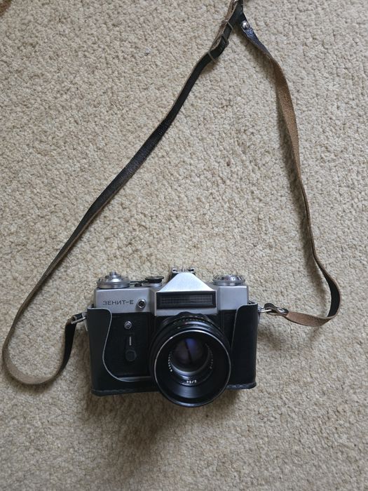 Продам фотоаппарат "Зенит-Е"